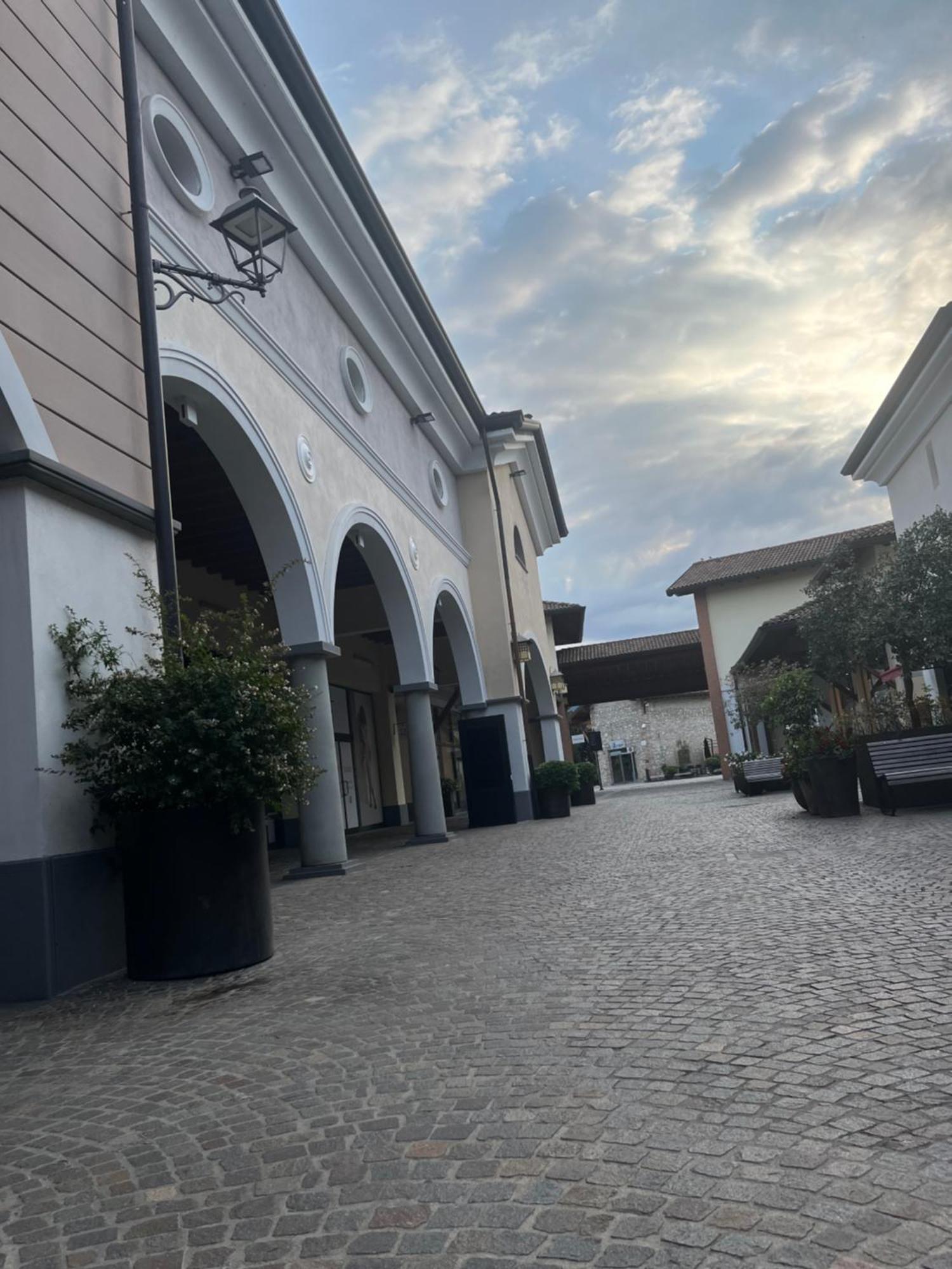 Anna Appartamento Vacanze Monticelli Brusati Exterior foto